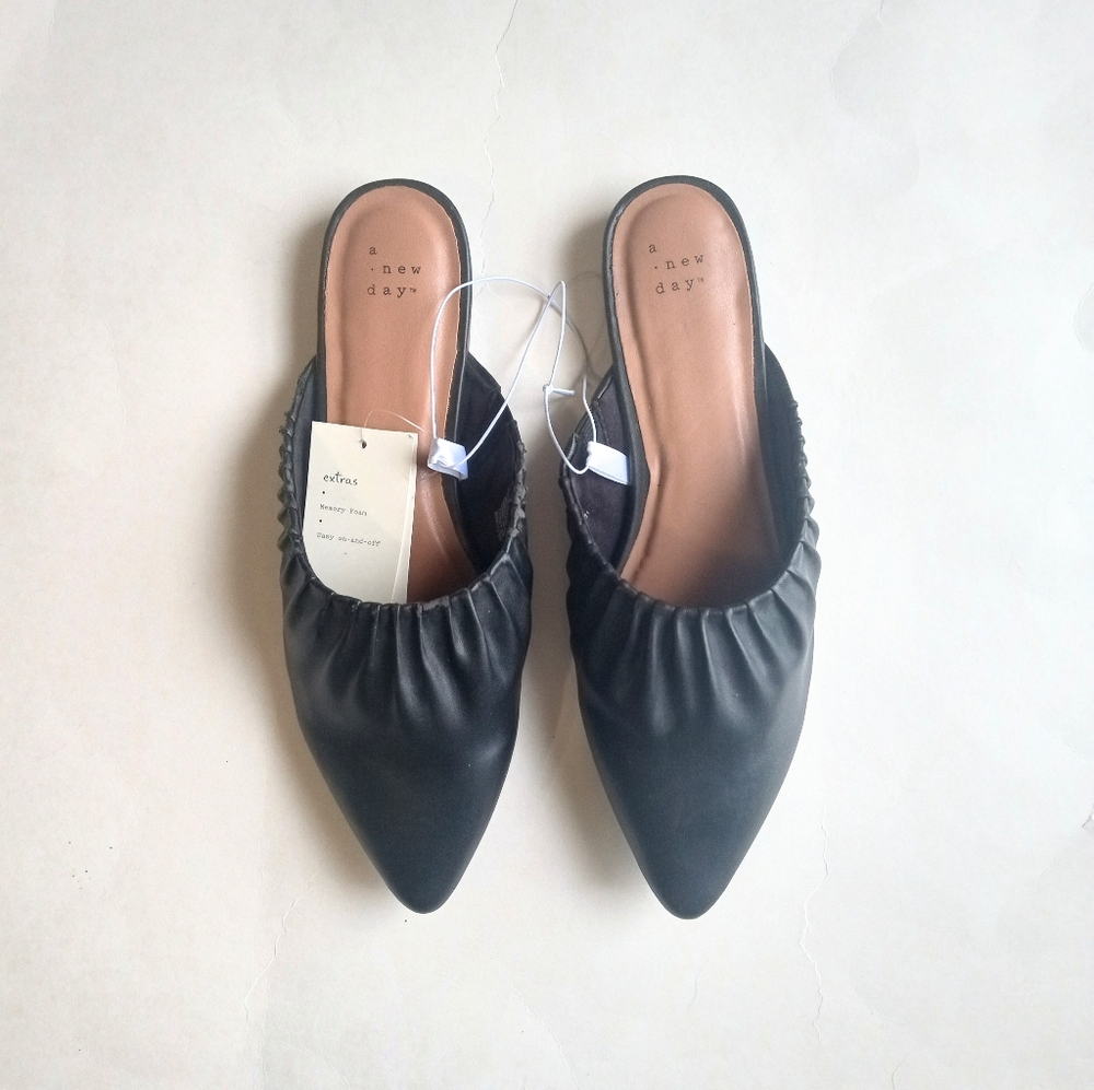 A New Day Elle Slip On Memory Foam Black Mules NWT - Picture 2 of 8